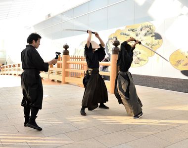 期間限定羽田機場超炫服務《體驗擔任日本武士電影中的主角》專業指導教你鏘鏘鏘鏘帥氣的對打 期間限定羽田機場超炫服務《體驗擔任日本武士電影中的主角》專業指導教你鏘鏘鏘鏘帥氣的對打