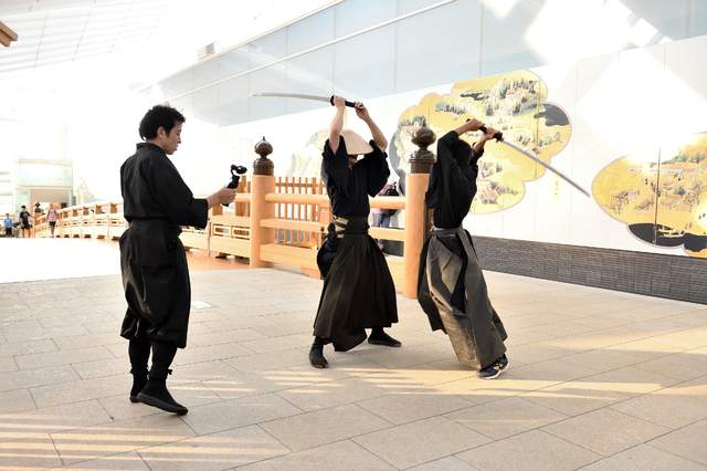 期間限定羽田機場超炫服務《體驗擔任日本武士電影中的主角》專業指導教你鏘鏘鏘鏘帥氣的對打 期間限定羽田機場超炫服務《體驗擔任日本武士電影中的主角》專業指導教你鏘鏘鏘鏘帥氣的對打