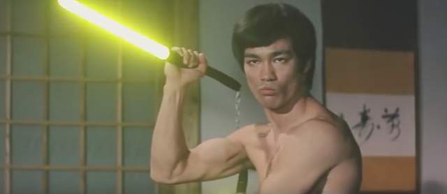 《絕地武士李小龍》雙截棍配上光劍特效實在太威啦