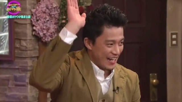 《小栗旬魔性的揮手》到底為什麼每次揮手都可以揮的如此有特色啊XD 《小栗旬魔性的揮手》到底為什麼每次揮手都可以揮的如此有特色啊XD