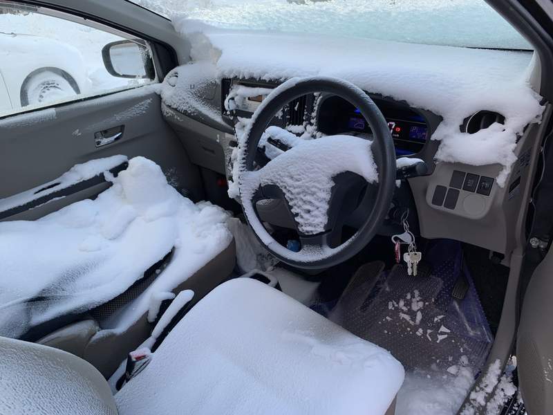 《下雪忘記關車窗的結果》原來相同慘劇每年都在重覆上演（淚笑）