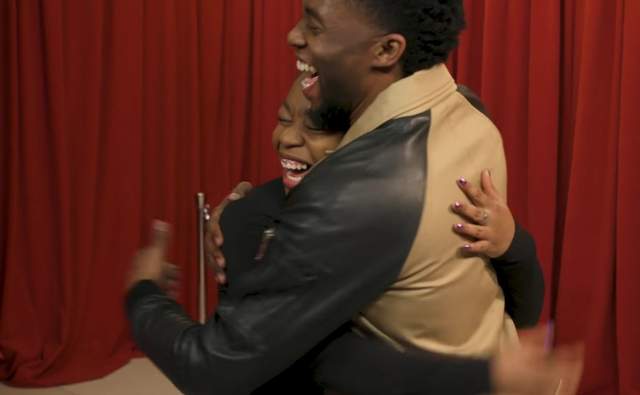 Chadwick偷聽影迷對《黑豹》告白 有人連看盜版都說出口了w Chadwick偷聽影迷對《黑豹》告白 有人連看盜版都說出口了w