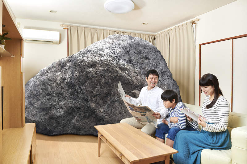 需要度0.1%《超無用免費素材》＂房間角落放著巨岩的週日下午＂...誰用得到啊ww