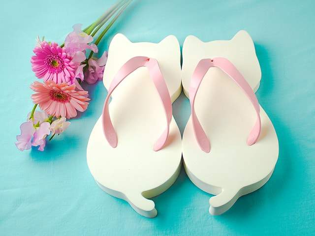 白色情人節特別版《貓咪夾腳拖鞋》粉嫩粉紅加上白色的經典配色讓人超想入手 白色情人節特別版《貓咪夾腳拖鞋》粉嫩粉紅加上白色的經典配色讓人超想入手