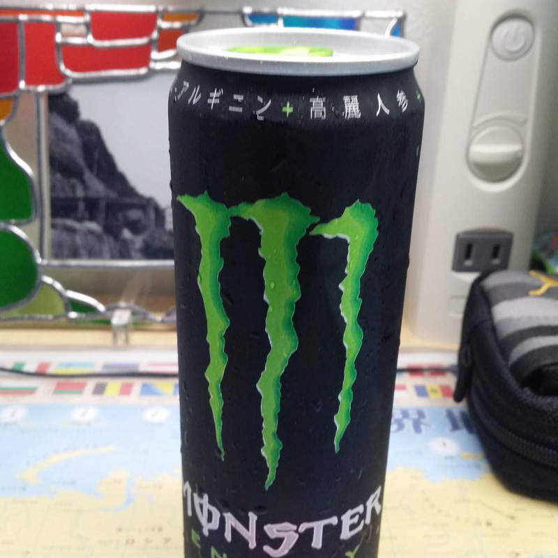 模型原型師想像了《魔爪機能性飲料的怪物》從飲料中鑽出怪獸啦 模型原型師想像了《魔爪機能性飲料的怪物》從飲料中鑽出怪獸啦