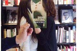 《封面錯位照》法國書局 librairie mollat 的店員們真會玩 《封面錯位照》法國書局 librairie mollat 的店員們真會玩