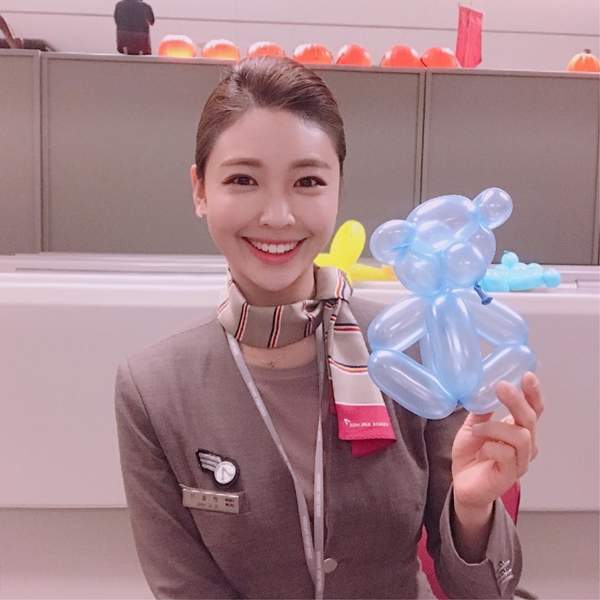 戴眼鏡也OK《韓國空姐放寬儀容規定》新政策上路讓空姐好嗨森～