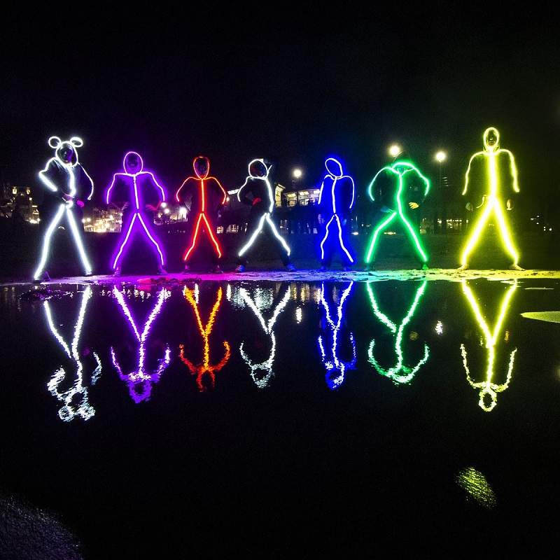 萬聖節經典裝扮《Glowy Zoey》新版LED火柴人感覺超威的阿w