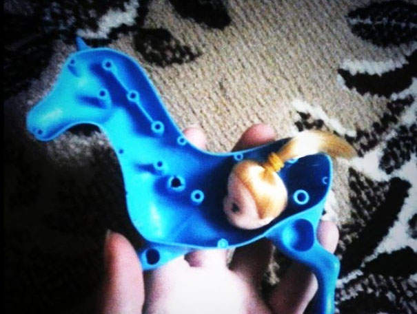 《讓人意想不到的玩具設計》原來馬的尾巴是真.馬尾.....