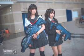軍事和動漫愛好者組成《TRN-TheRedNight》拿槍的妹子超性感 軍事和動漫愛好者組成《TRN-TheRedNight》拿槍的妹子超性感