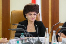 《俄羅斯議員髮型太炫》連頭髮都散發著反派的魅力 《俄羅斯議員髮型太炫》連頭髮都散發著反派的魅力