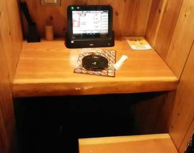 《一人居酒屋》一樣都是餐廳裡的單人座怎麼待遇差這麼多ww 《一人居酒屋》一樣都是餐廳裡的單人座怎麼待遇差這麼多ww
