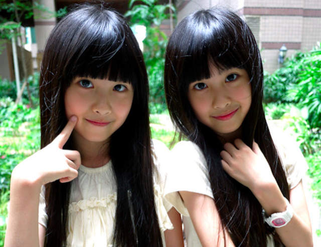 《超萌雙胞胎長大摟》7年後兩姊妹少說漂亮了1000倍（誇張XD） - 圖片2