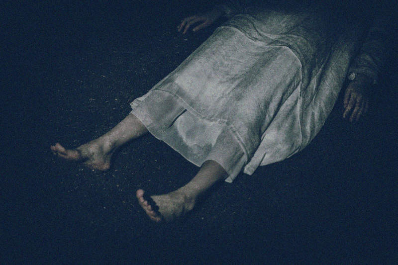 推特瘋傳都市傳說《幸好你沒開燈》人真的比鬼恐怖多了... 推特瘋傳都市傳說《幸好你沒開燈》人真的比鬼恐怖多了...