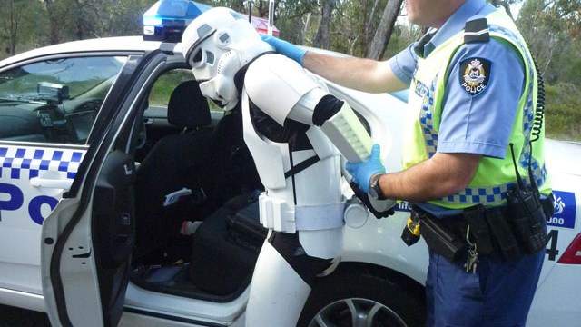 好笑問答《碰到警察最好笑的經驗是什麼》大家都經驗豐富是怎麼回事... 好笑問答《碰到警察最好笑的經驗是什麼》大家都經驗豐富是怎麼回事...