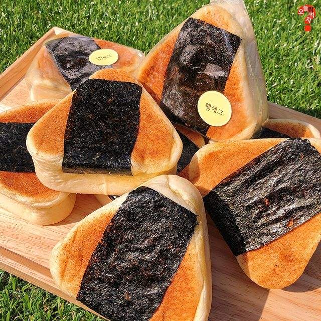 這真的是麵包啦《巴黎貝甜三角紫菜麵包》劉正學長愛的那一味又出現啦～