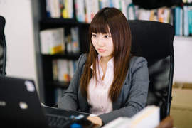推特瘋傳《辦公椅扶手的正確用法》只要稍作調整就能讓你上班更舒適 推特瘋傳《辦公椅扶手的正確用法》只要稍作調整就能讓你上班更舒適
