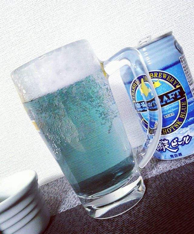 《北海道青色啤酒》「流氷ドラフト」給人一種藍色夏天的舒爽感