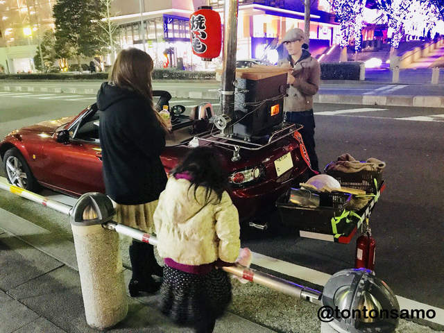 日本《敞篷車地瓜攤》不只車帥就連烤地瓜也又甜又好吃ww 日本《敞篷車地瓜攤》不只車帥就連烤地瓜也又甜又好吃ww