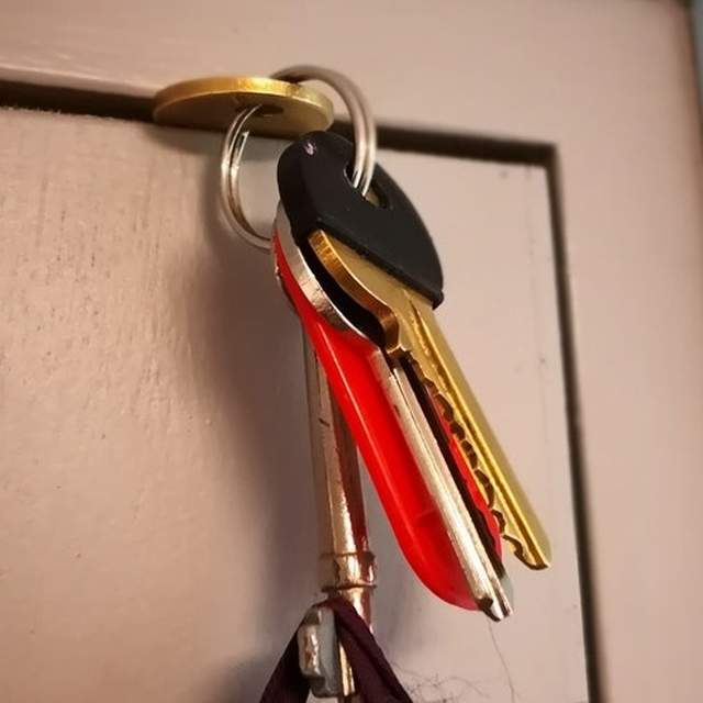 百看不膩的《生活訣竅》原來鑰匙可以變成掛鉤使用? - 圖片1 百看不膩的《生活訣竅》原來鑰匙可以變成掛鉤使用? - 圖片1