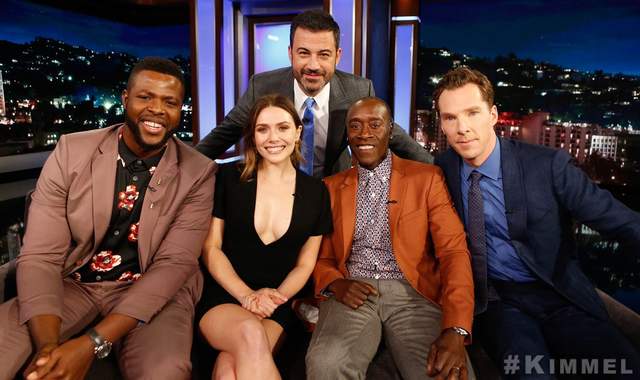 「緋紅女巫」伊莉莎白歐森 超深V禮服連女性看到都會凍未條 「緋紅女巫」伊莉莎白歐森 超深V禮服連女性看到都會凍未條