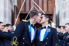 跨越世俗的愛《西點軍校首對同志情侶結婚 》從出生入死到執子之手 跨越世俗的愛《西點軍校首對同志情侶結婚 》從出生入死到執子之手