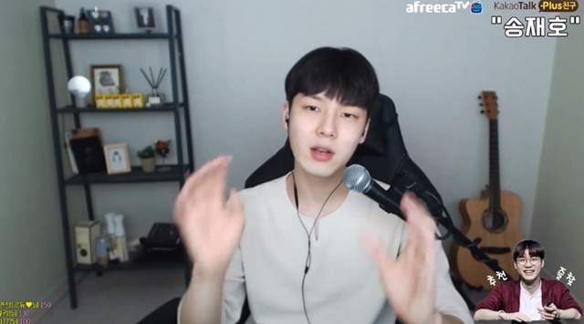 前偶像爆料《團體解散原因》透過直播講出當年的苦...... 前偶像爆料《團體解散原因》透過直播講出當年的苦......