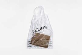 這塑膠袋要價1.7萬《CELINE透明購物袋》到底是時尚還是災難呢... 這塑膠袋要價1.7萬《CELINE透明購物袋》到底是時尚還是災難呢...