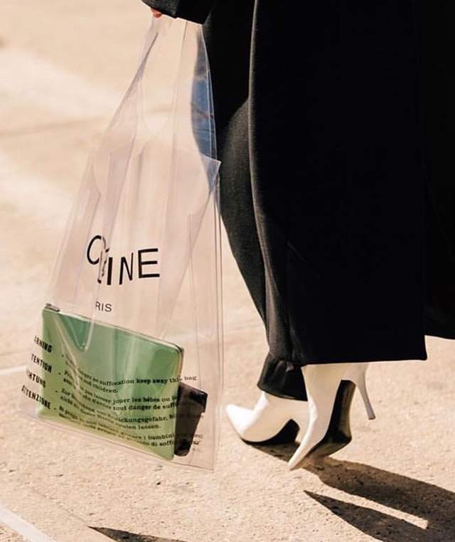 這塑膠袋要1.7萬《CELINE透明購物袋》到底是時尚還是災難呢... - 圖片2