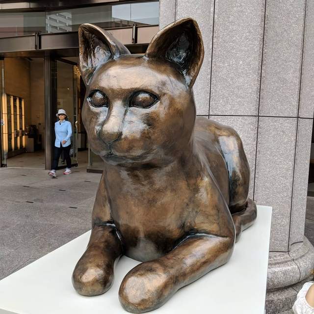 日本三越百貨《獅子雕像變貓像》莊嚴氣氛瞬間變得超可愛❤ 日本三越百貨《獅子雕像變貓像》莊嚴氣氛瞬間變得超可愛❤