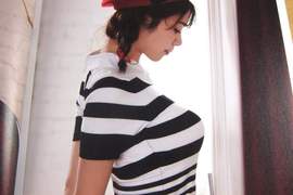 《著衣巨乳》寫真第二輯同樣給你滿出來的大份量 《著衣巨乳》寫真第二輯同樣給你滿出來的大份量