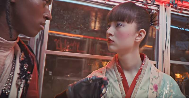 The Party Bus《欲言又止的…好喜歡你》日本資生堂又一衝擊性絕美廣告,愛本來就不分性別 The Party Bus《欲言又止的…好喜歡你》日本資生堂又一衝擊性絕美廣告,愛本來就不分性別