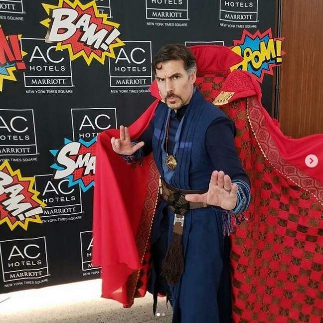 紐約動漫展《奇異博士》與他的懸浮斗篷搭配的cosplay超有趣 紐約動漫展《奇異博士》與他的懸浮斗篷搭配的cosplay超有趣