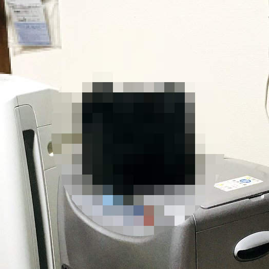 家中驚見《變形黑貓》奇怪,我哪時候買了這個毛毛的收納箱?(誤) 家中驚見《變形黑貓》奇怪,我哪時候買了這個毛毛的收納箱?(誤)