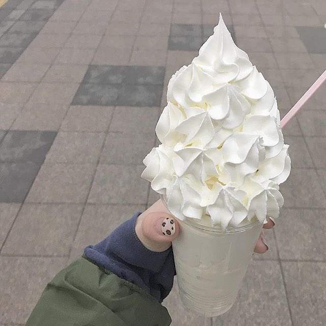 SNS話題《鮮奶油天國》天氣再冷也要排隊吃到的純白甜點 SNS話題《鮮奶油天國》天氣再冷也要排隊吃到的純白甜點