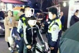 結局出乎預料《警察攔車臨檢事件》要沒收車結果不會騎只好... 結局出乎預料《警察攔車臨檢事件》要沒收車結果不會騎只好...