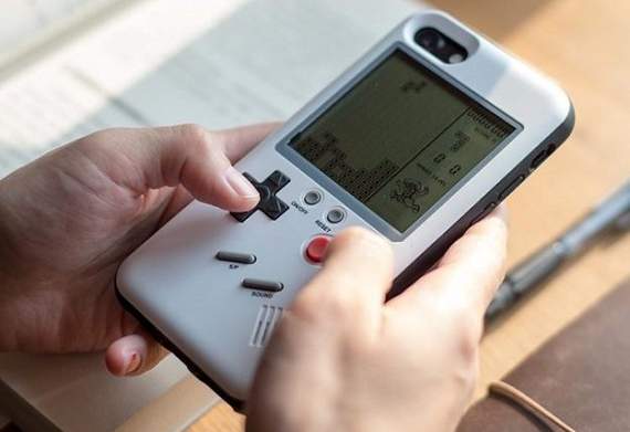 《iPhone一秒變Game Boy》超酷Wanle手機殼內建10款懷舊遊戲 《iPhone一秒變Game Boy》超酷Wanle手機殼內建10款懷舊遊戲