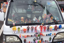 超越平面次元的痛車《行動模型展示櫃》經過一段時間後又進化了 超越平面次元的痛車《行動模型展示櫃》經過一段時間後又進化了