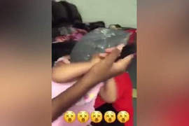 把小孩用塑膠袋套頭《澳洲年輕夫妻的惡行》引發全澳民眾反彈 把小孩用塑膠袋套頭《澳洲年輕夫妻的惡行》引發全澳民眾反彈