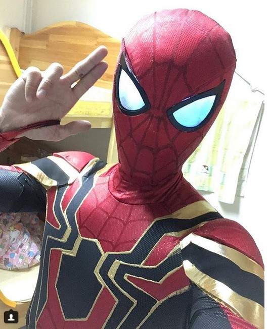 《蜘蛛人》COS面具眼睛還會對焦太神啦XD 《蜘蛛人》COS面具眼睛還會對焦太神啦XD