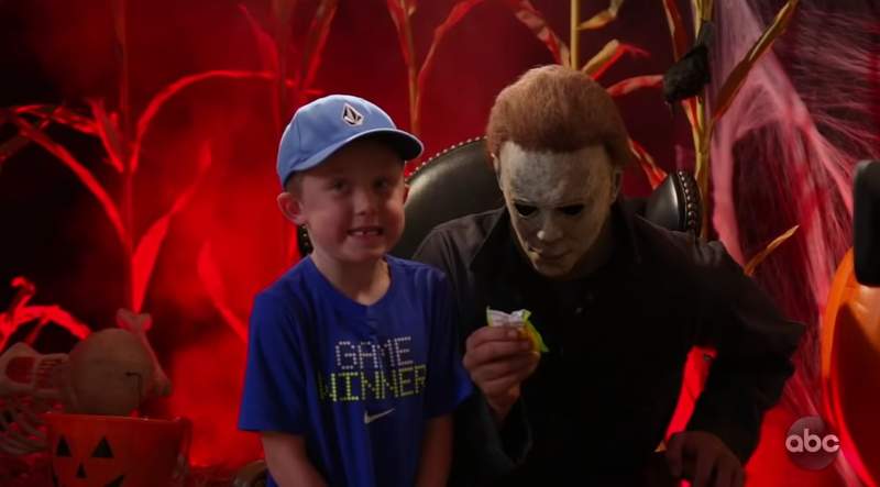 小孩子面對《萬聖節殺人魔》麥克麥爾斯 露出笑著笑著就哭了的表情... 小孩子面對《萬聖節殺人魔》麥克麥爾斯 露出笑著笑著就哭了的表情...