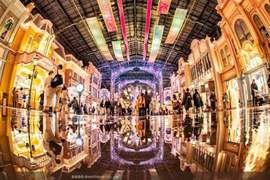 《東京迪士尼樂園》雨後的世界市集猶如仙境般夢幻 《東京迪士尼樂園》雨後的世界市集猶如仙境般夢幻