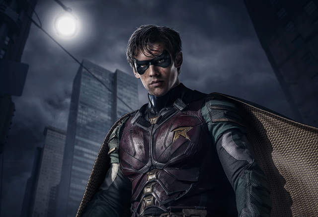 DC《泰坦》真人影集「羅賓」定裝照 盔甲也太帥了 DC《泰坦》真人影集「羅賓」定裝照 盔甲也太帥了