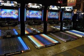 新型跳舞機《DANCERUSH STARDOM》跳脫了↑↓←→的玩法變更有趣了 新型跳舞機《DANCERUSH STARDOM》跳脫了↑↓←→的玩法變更有趣了