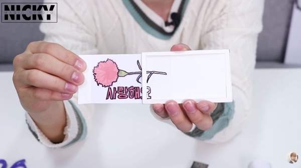 這卡片有魔法《會變色的母親節卡片》花點時間就能逗媽媽開心唷～