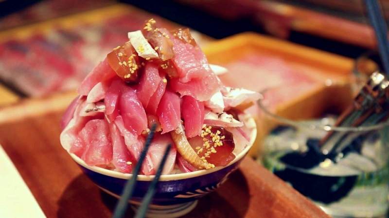 刺身放題の驚愕海鮮丼《魚助食堂》生魚片隨你狂夾!都是同一個價錢 刺身放題の驚愕海鮮丼《魚助食堂》生魚片隨你狂夾!都是同一個價錢