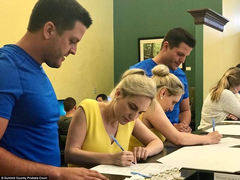 《到底有多少雙胞胎》雙胞胎兄弟與雙胞胎姊妹結婚 牧師也是雙胞胎 《到底有多少雙胞胎》雙胞胎兄弟與雙胞胎姊妹結婚 牧師也是雙胞胎