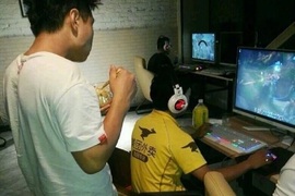 高手真的在民間《超神外送員》代打、唱歌樣樣來 等什麼?叫外送啦~ 高手真的在民間《超神外送員》代打、唱歌樣樣來 等什麼?叫外送啦~