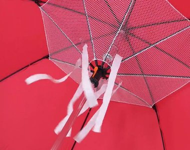 誰也需要買一把的《雨傘風扇傘》根本是夏天必備神器 誰也需要買一把的《雨傘風扇傘》根本是夏天必備神器