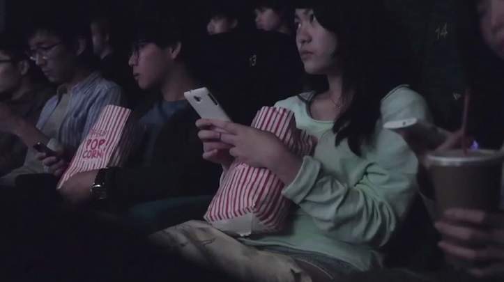 推民爭論《電影院手機使用問題》片尾字幕播放時使用手機是否算違反禮儀呢? 推民爭論《電影院手機使用問題》片尾字幕播放時使用手機是否算違反禮儀呢?
